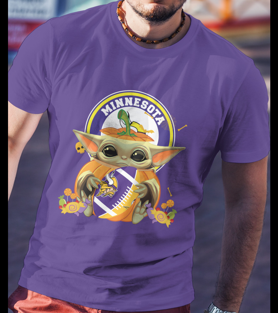 Halloween Pumpkin Baby Yoda Minnesota Vikings Hug T-Shirt
