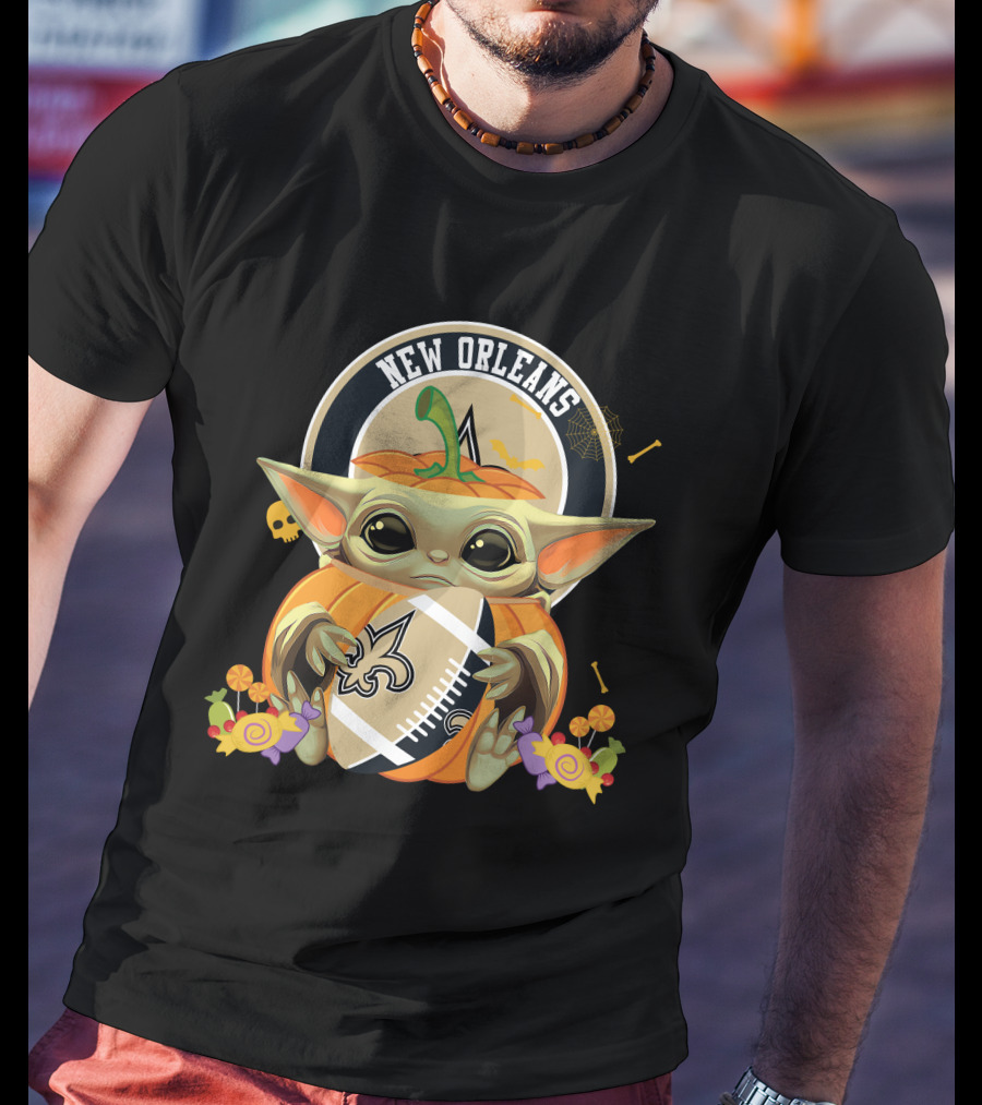 Halloween Pumpkin Baby Yoda Hug New Orleans Saints Football T-Shirt