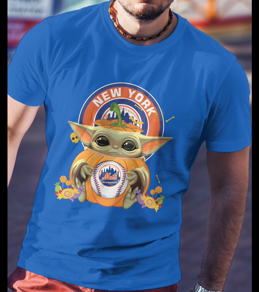 Halloween Pumpkin Baby Yoda Holding New York Mets Baseball With City Skyline T-Shirt