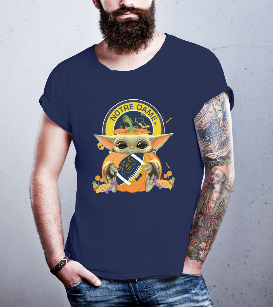 Notre Dame Fighting Irish Baby Yoda Halloween Pumpkin Hug T-Shirt