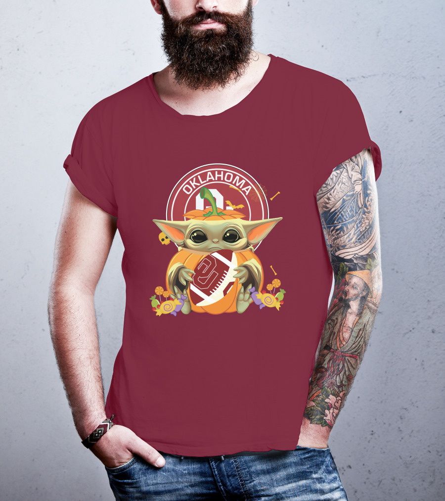 Halloween Pumpkin Baby Yoda Hug Oklahoma Sooners Football T-Shirt