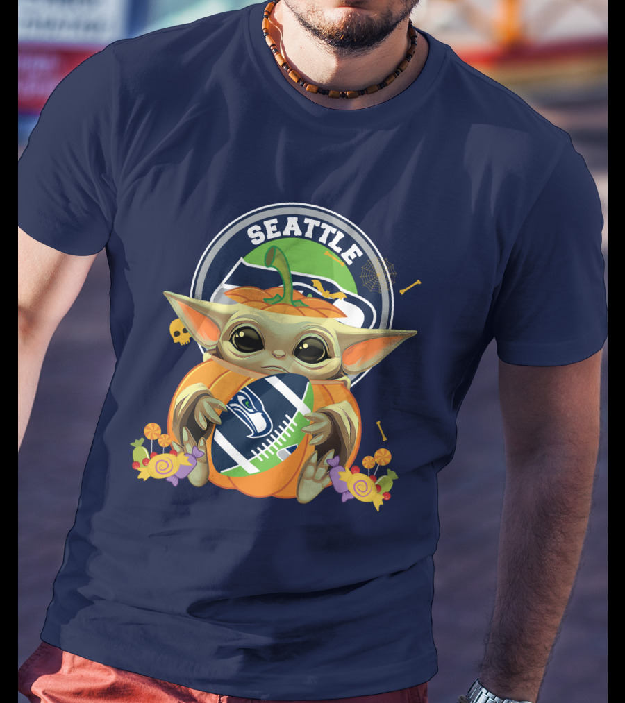 Seattle Seahawks Halloween Pumpkin Baby Yoda Hug T-Shirt