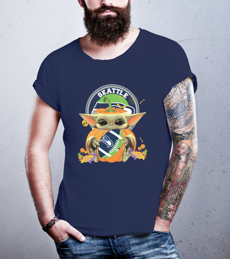 Seattle Seahawks Halloween Pumpkin Baby Yoda Hug T-Shirt