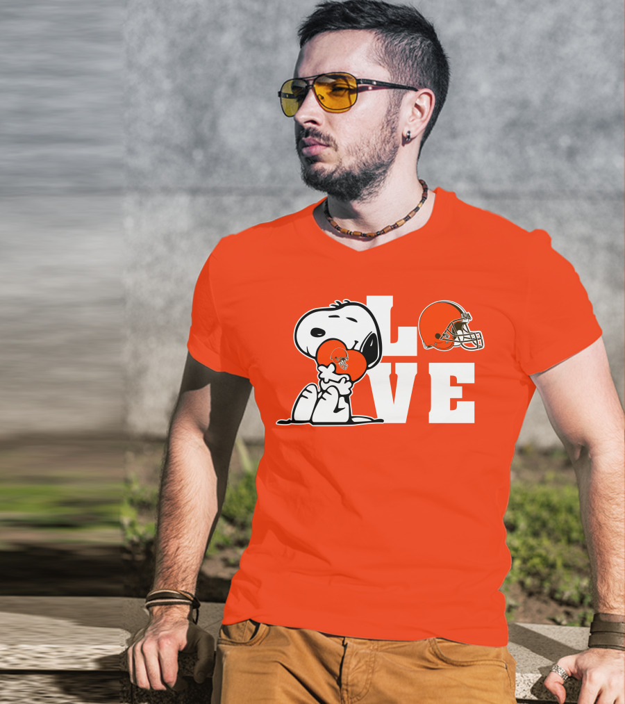 Snoopy Love Cleveland Browns Football Helmet T-Shirt
