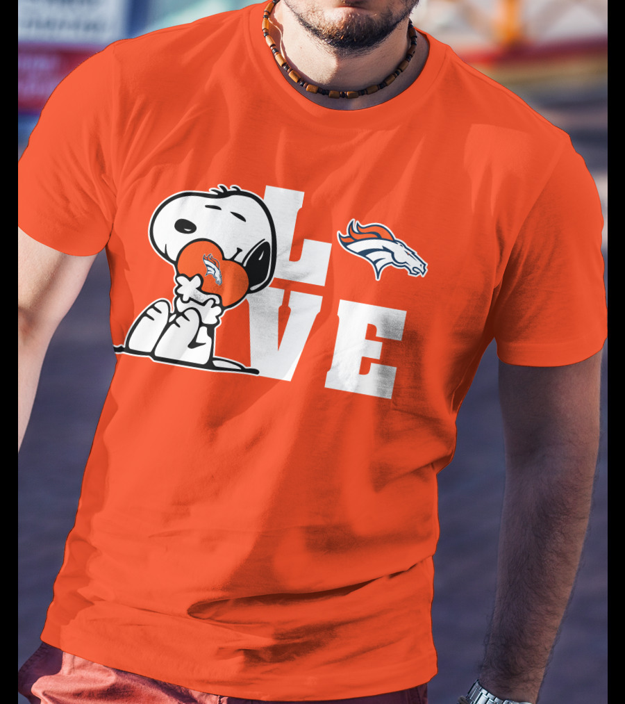 Snoopy Hugging Heart Denver Broncos Love T-Shirt