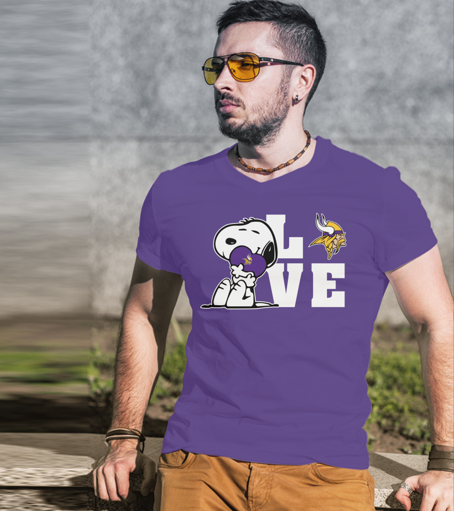 Snoopy Love Minnesota Vikings Logo Heart Hug T-Shirt