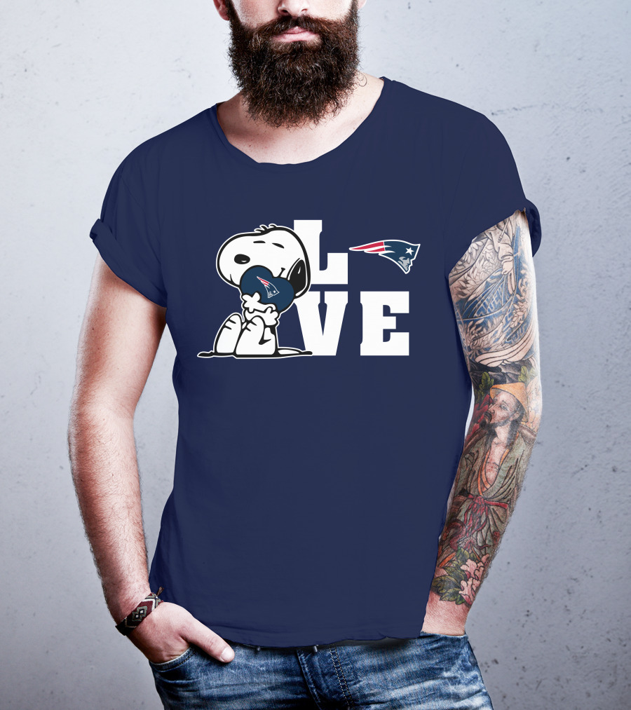 Snoopy Hugging New England Patriots Love T-Shirt