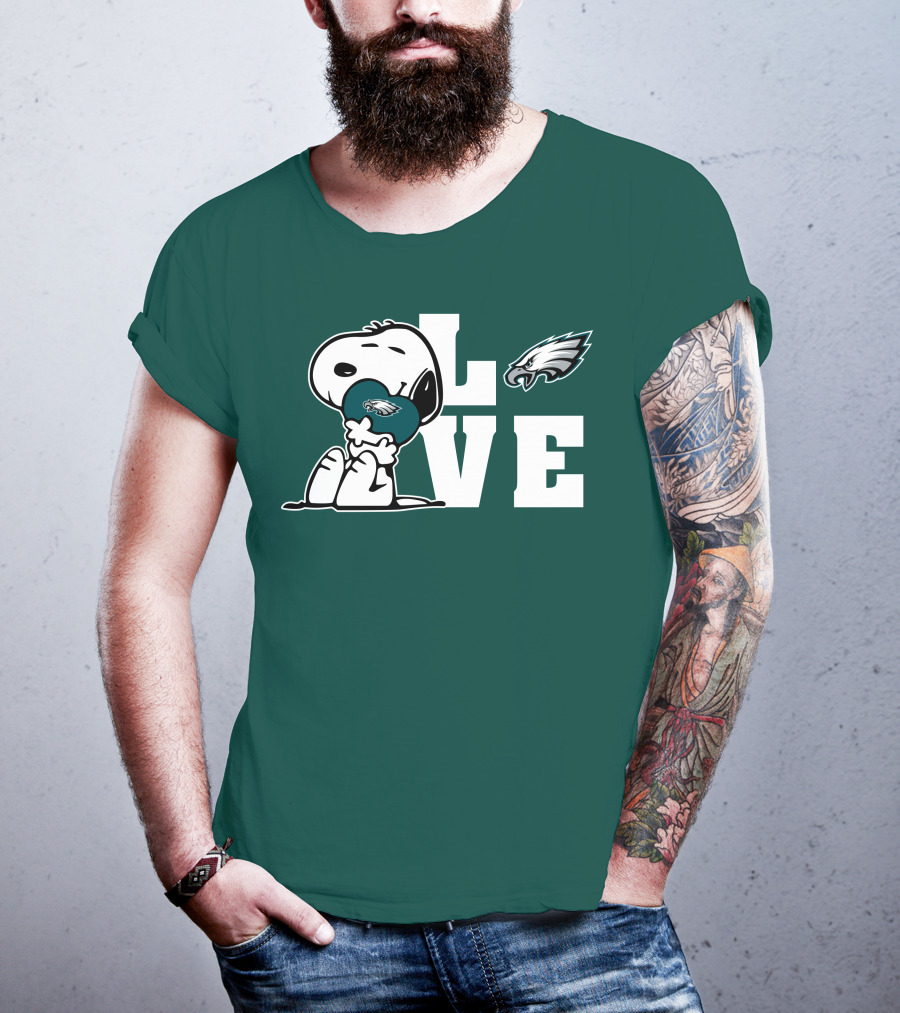 Snoopy Love Philadelphia Eagles Emblem Lve T-Shirt