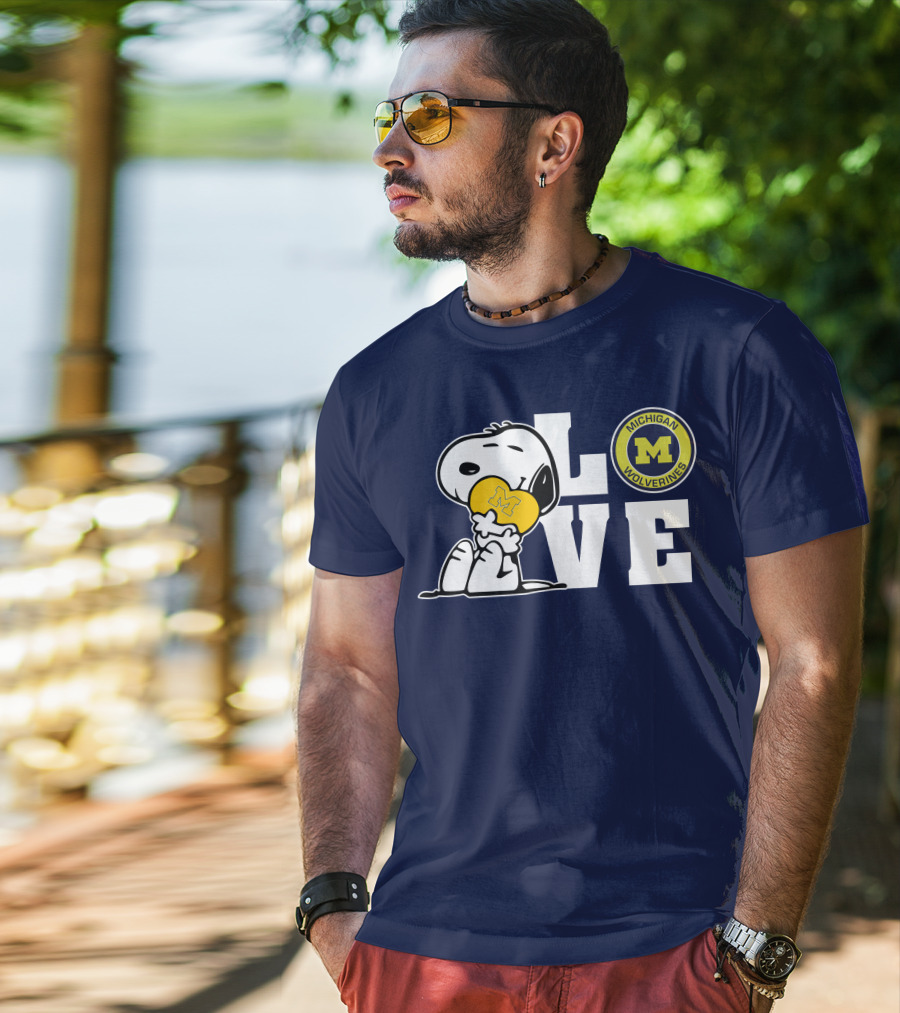 Snoopy Love Michigan Wolverines Peanuts Football T-Shirt