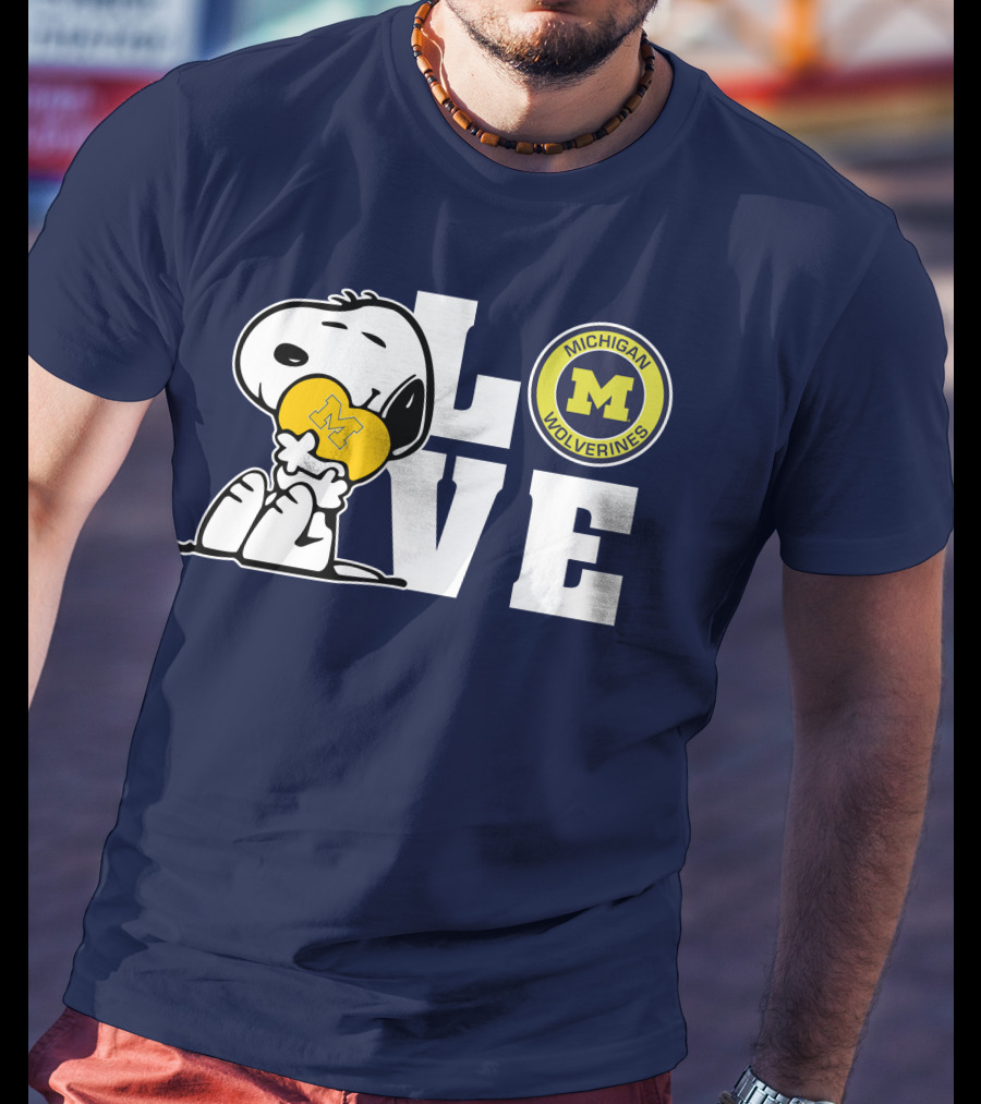 Snoopy Love Michigan Wolverines Peanuts Football T-Shirt