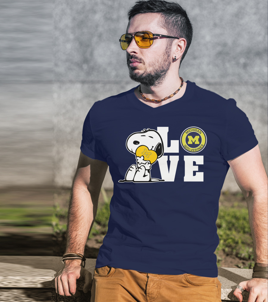 Snoopy Love Michigan Wolverines Peanuts Football T-Shirt