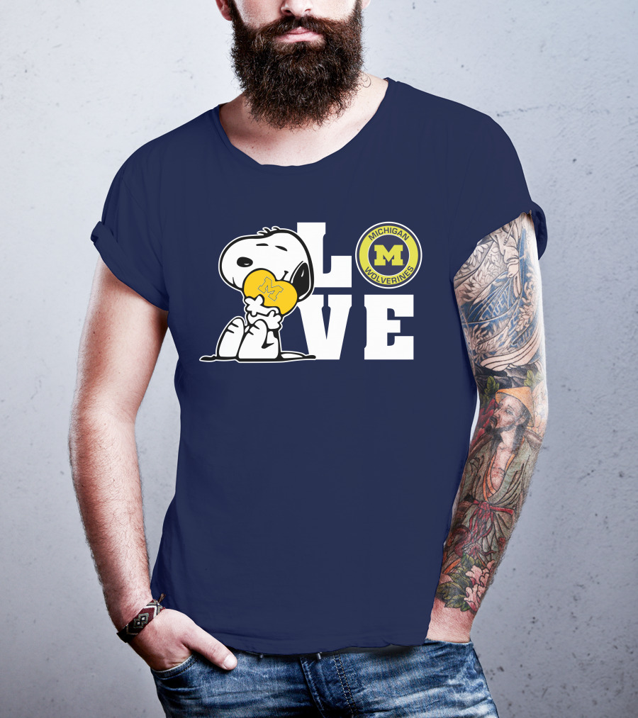 Snoopy Love Michigan Wolverines Peanuts Football T-Shirt