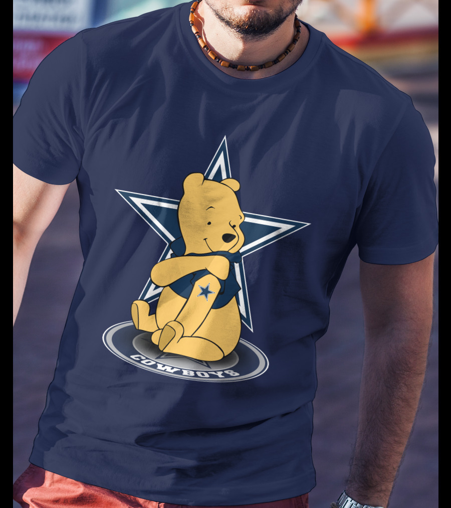 Dallas Cowboys Winnie The Pooh Star Logo Hugging Sitting T-Shirt