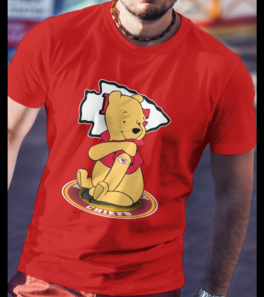 Kansas City Chiefs Winnie The Pooh Sitting On T-Shirt