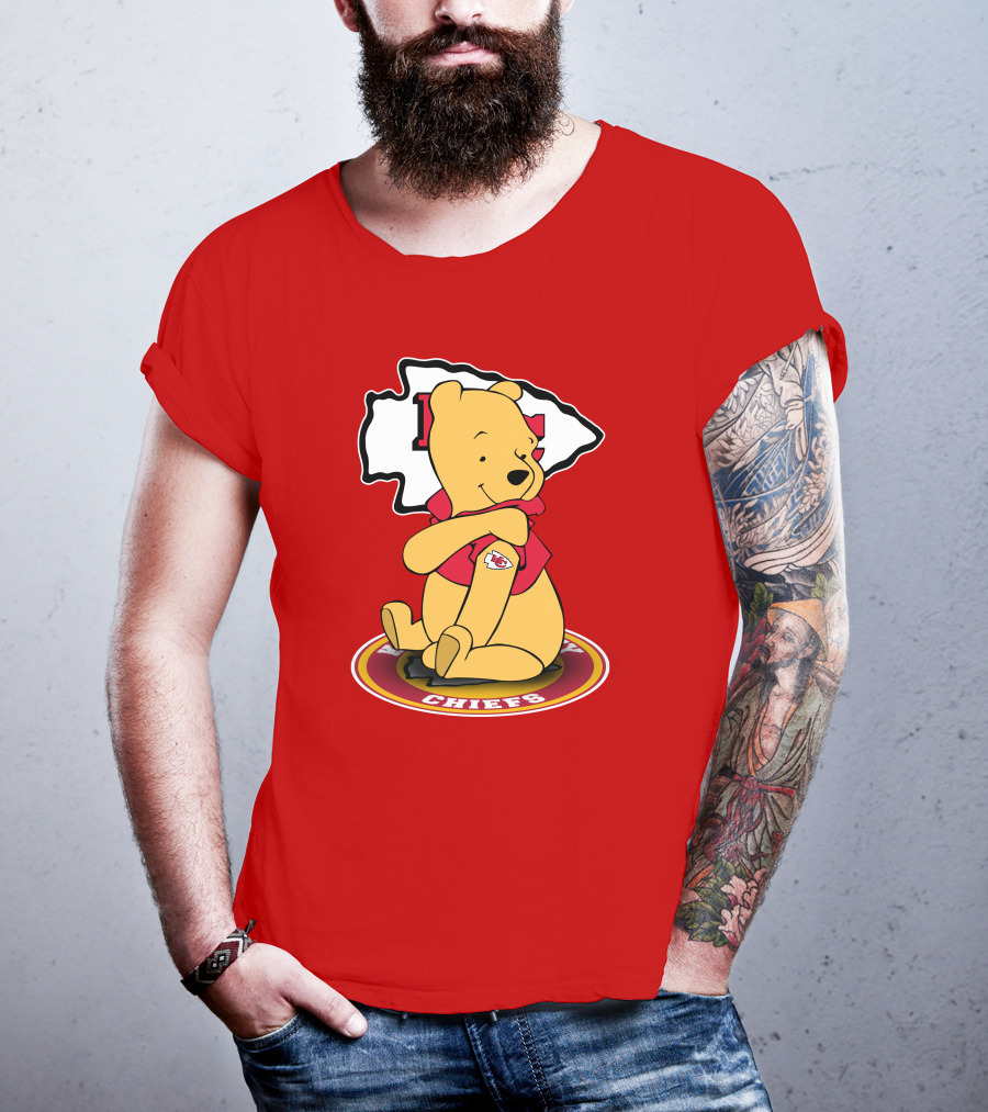 Kansas City Chiefs Winnie The Pooh Sitting On T-Shirt