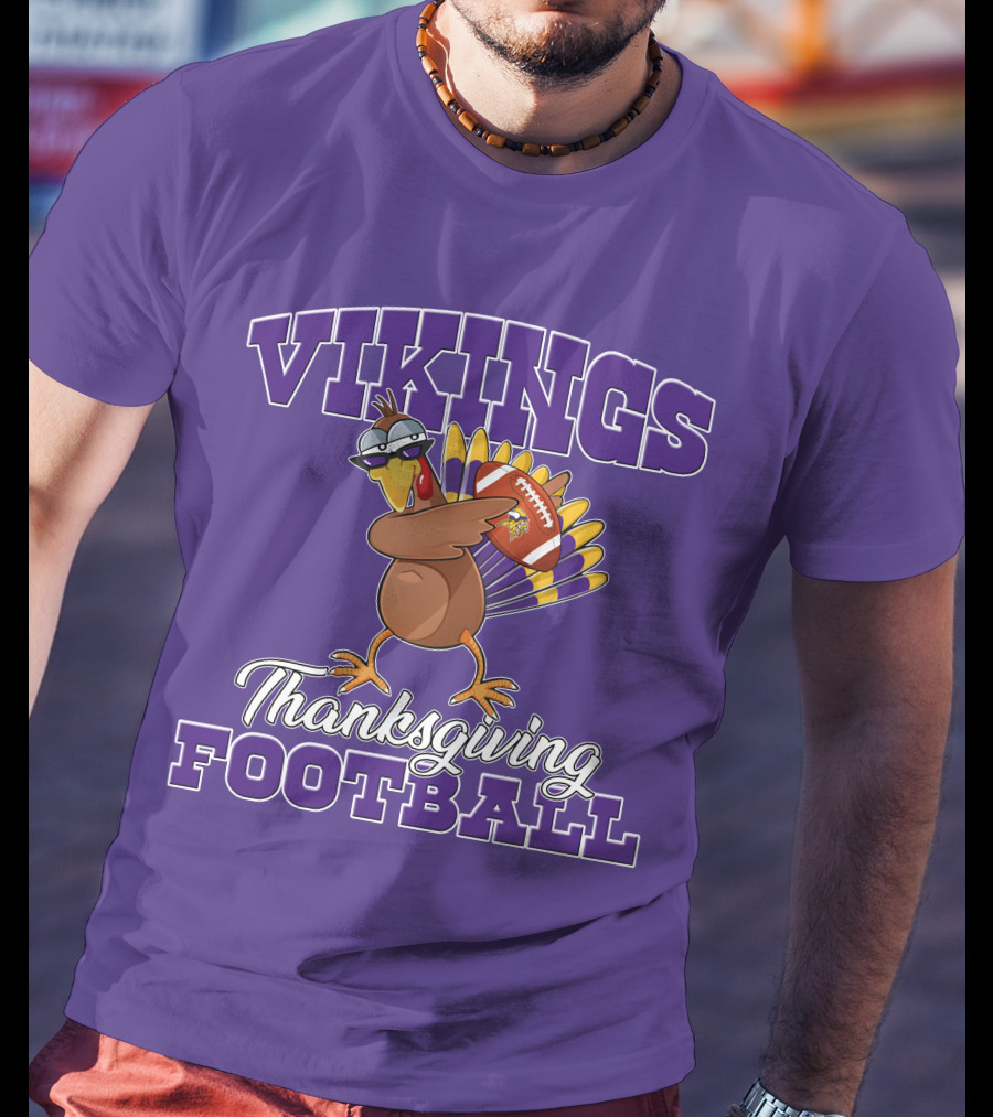 Vikings Thanksgiving Football Turkey Holding Minnesota Logo Ball T-Shirt