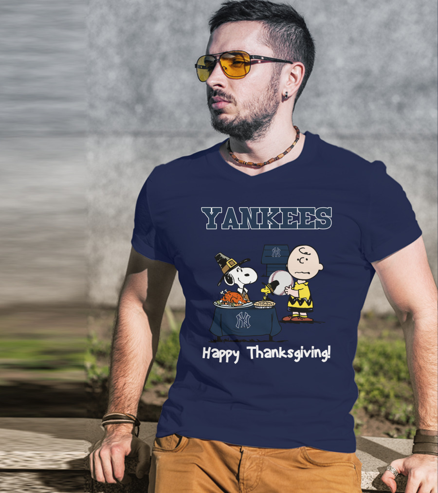 Yankees Snoopy Charlie Brown Happy Thanksgiving T-Shirt