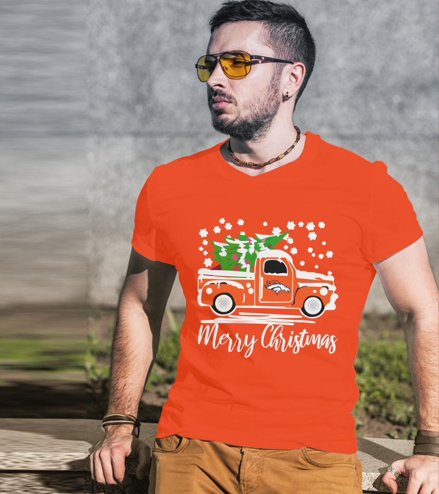 Denver Broncos Vintage Truck Merry Christmas Snowflakes T-Shirt