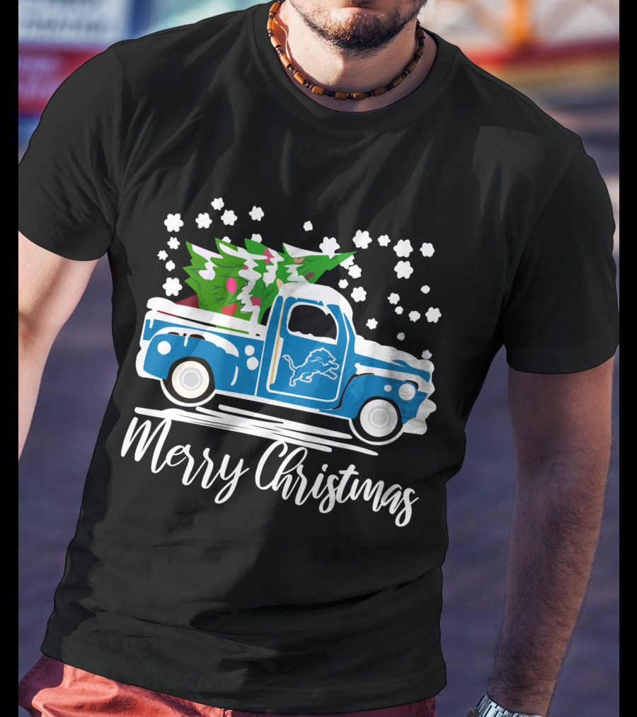 Detroit Lions Vintage Car Merry Christmas Snowy Tree Scene T-Shirt