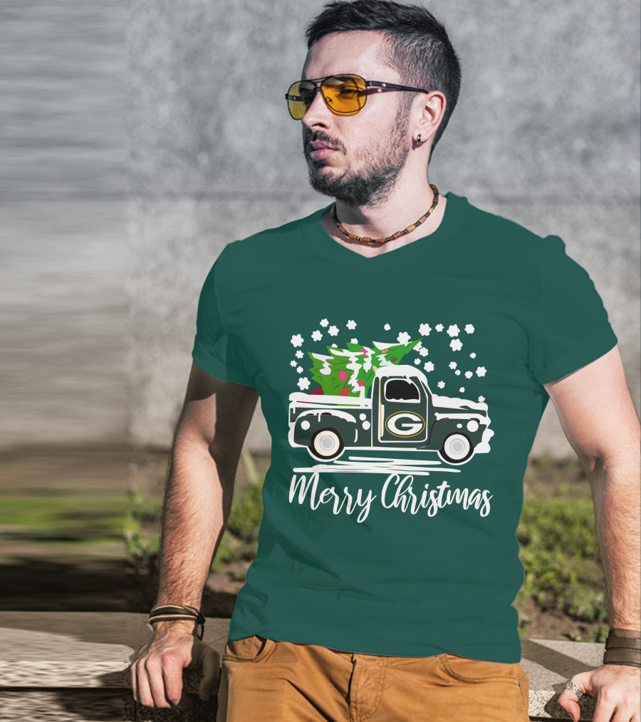 Green Bay Packers Vintage Truck With Christmas Tree Merry Christmas T-Shirt
