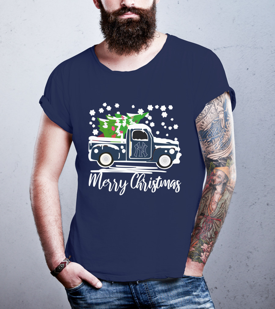 New York Yankees Vintage Truck Merry Christmas Snowflakes Tree T-Shirt