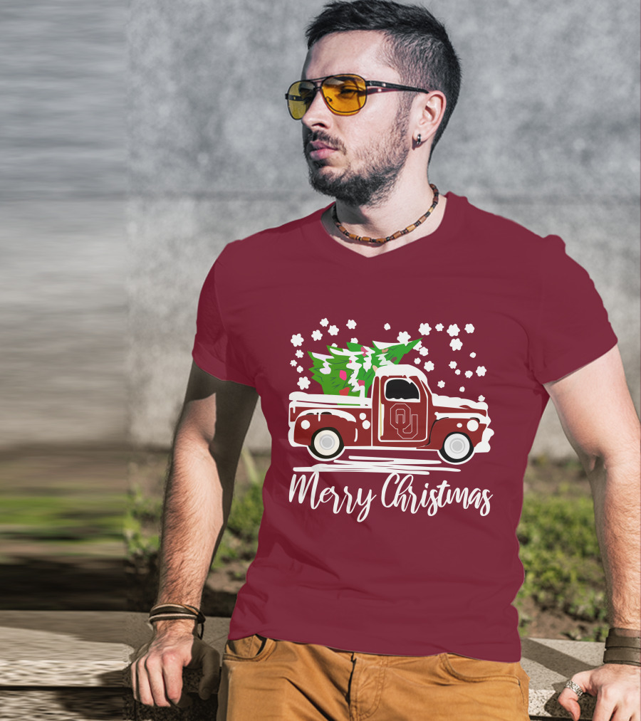 Merry Christmas Oklahoma Sooners Vintage Truck With Tree T-Shirt