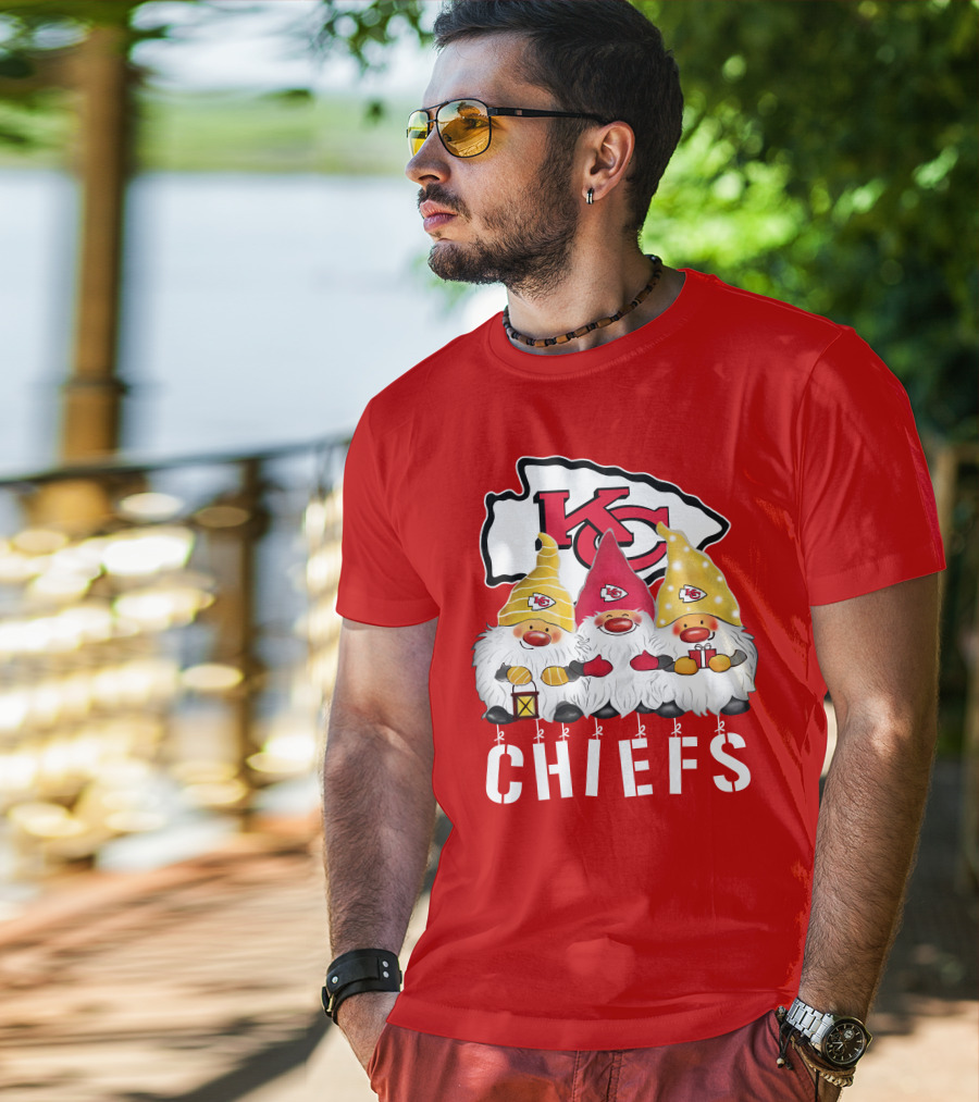 Kansas City Chiefs Merry Christmas Happy Holidays Gnomes T-Shirt