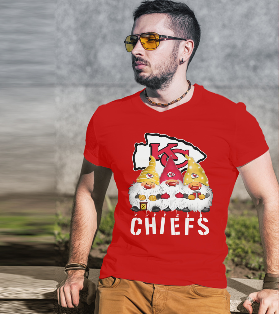 Kansas City Chiefs Merry Christmas Happy Holidays Gnomes T-Shirt