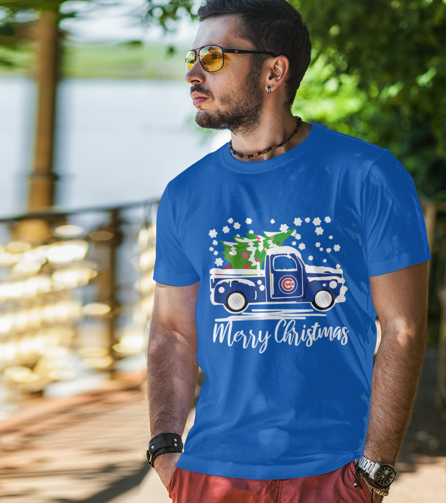 Chicago Cubs Merry Christmas Vintage Truck With Snow And Tree T-Shirt