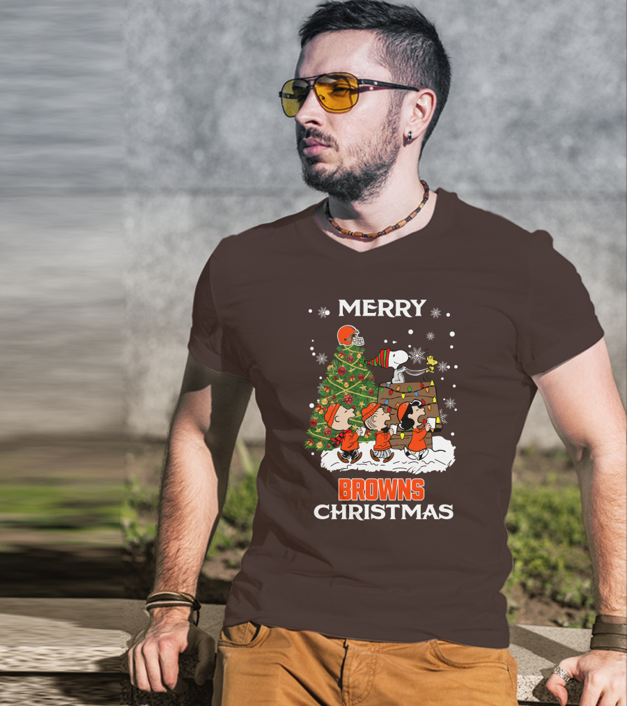 Merry Browns Christmas Peanuts Christmas Tree Celebration T-Shirt