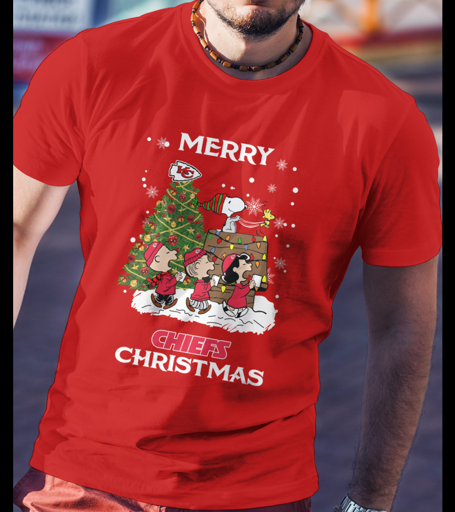 Kansas City Chiefs Merry Christmas Peanuts Tree Celebration T-Shirt