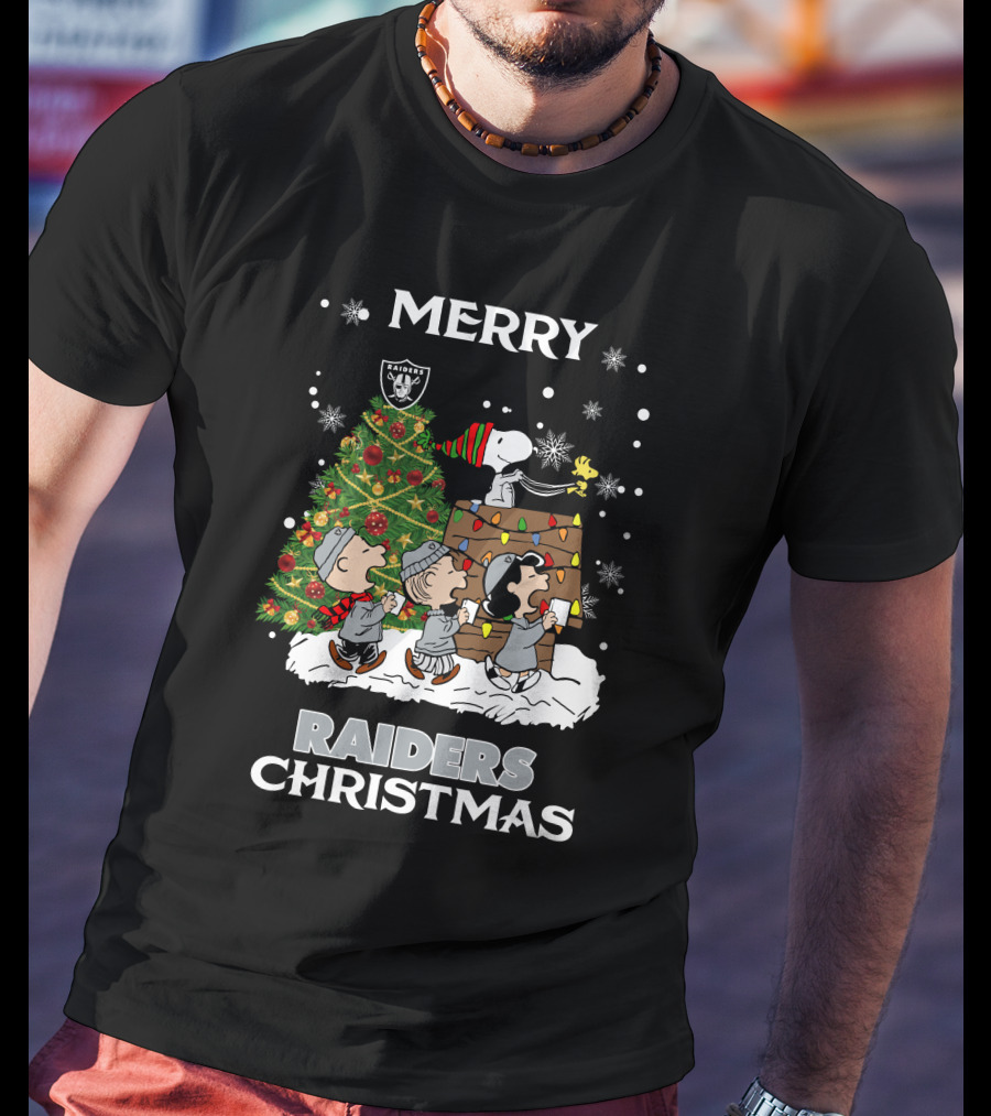 Merry Raiders Christmas Snoopy Peanuts Las Vegas Christmas Tree T-Shirt