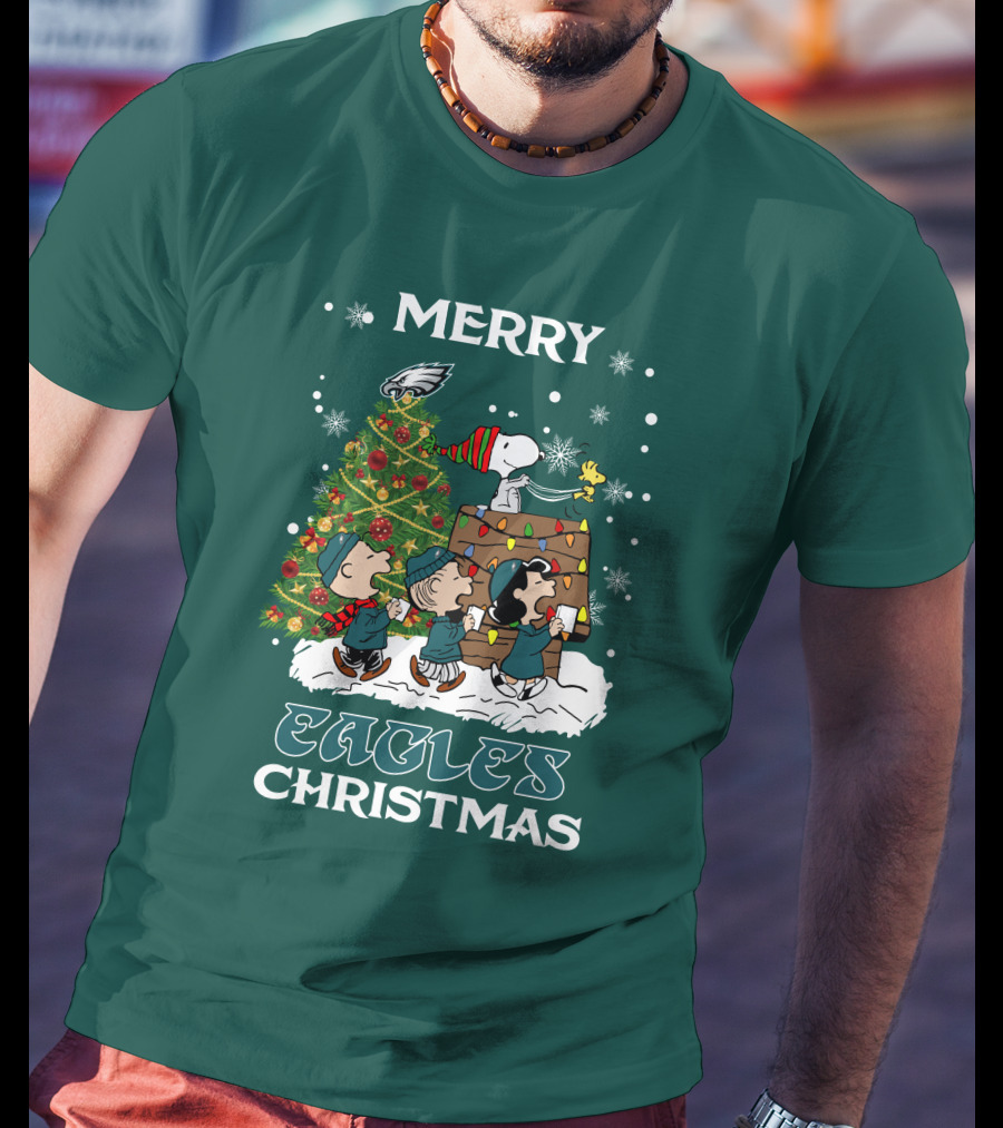 Merry Eagles Christmas Philadelphia Peanuts Christmas Tree Snoopy Woodstock T-Shirt