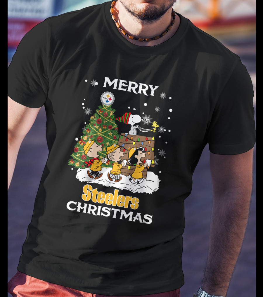 Merry Steelers Christmas Peanuts Tree Snoopy And Friends T-Shirt