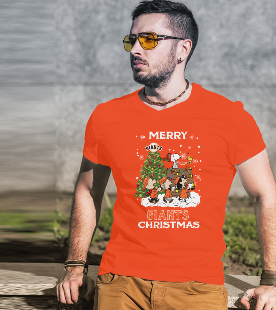 Merry Christmas San Francisco Giants Peanuts Tree T-Shirt