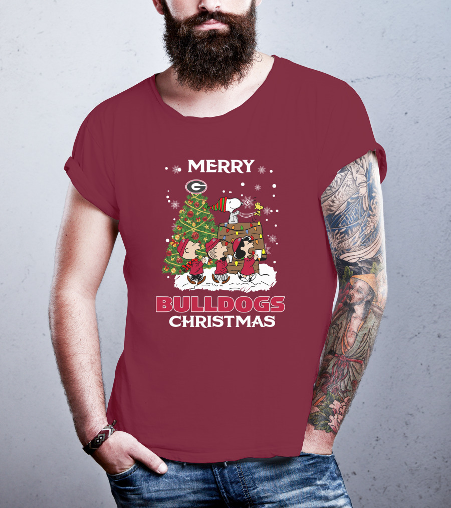 Merry Georgia Bulldogs Christmas Tree Peanuts Holiday Scene T-Shirt
