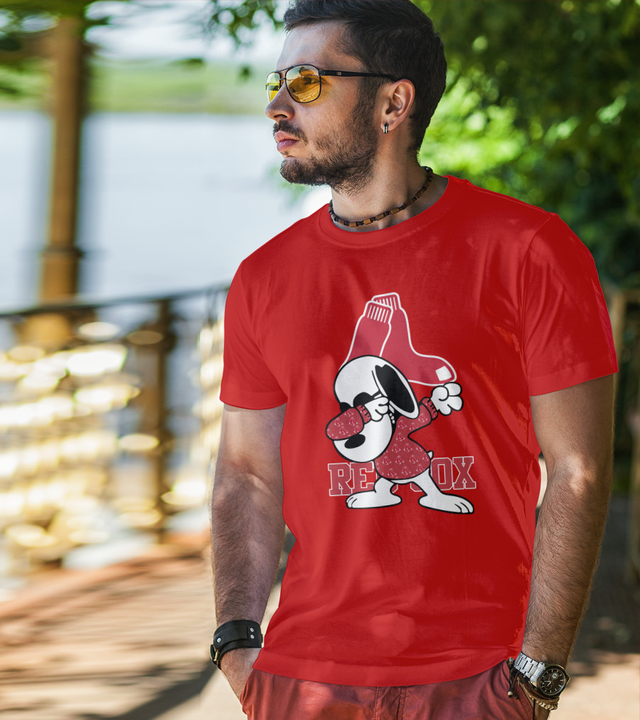 Boston Red Sox Snoopy Dabbing With Red Sox T-Shirt