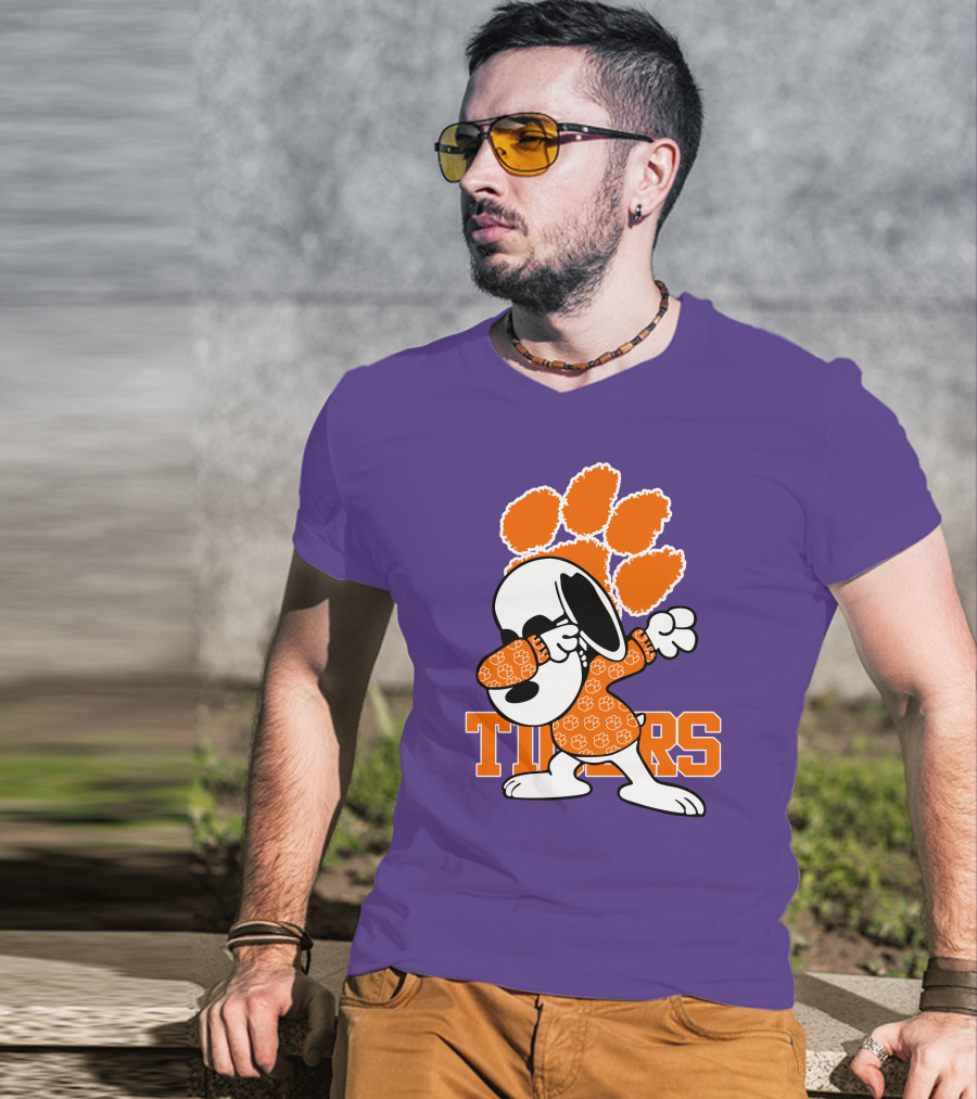 Snoopy Dabbing Clemson Tigers Paw Prints T-Shirt
