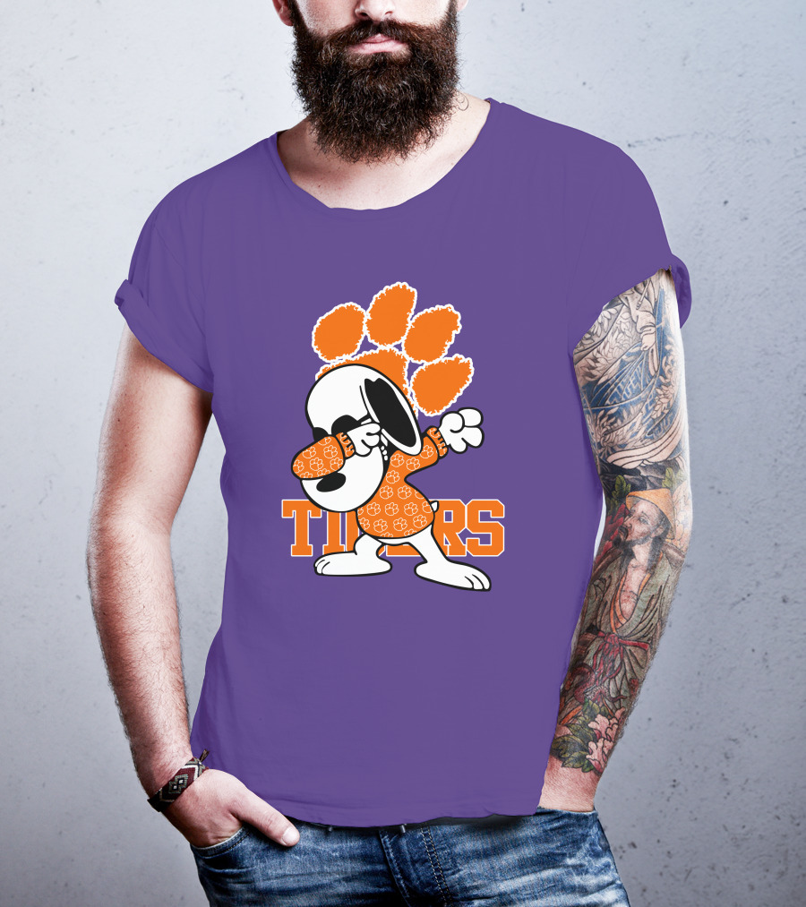 Snoopy Dabbing Clemson Tigers Paw Prints T-Shirt