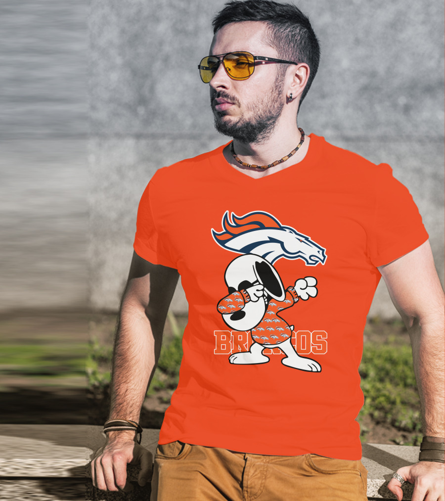 Denver Broncos Snoopy Dabbing Broncos T-Shirt