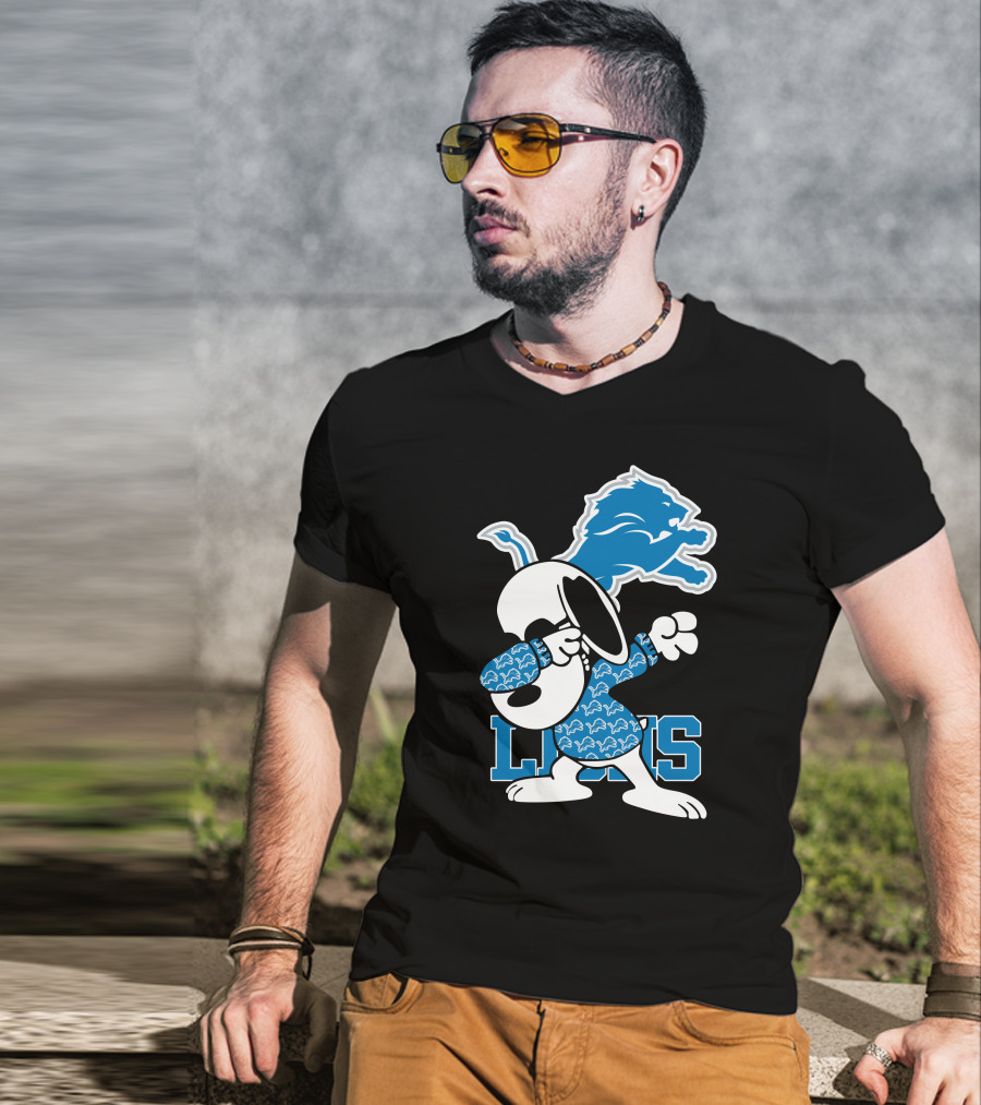 Detroit Lions Snoopy Dabbing Lions Football T-Shirt
