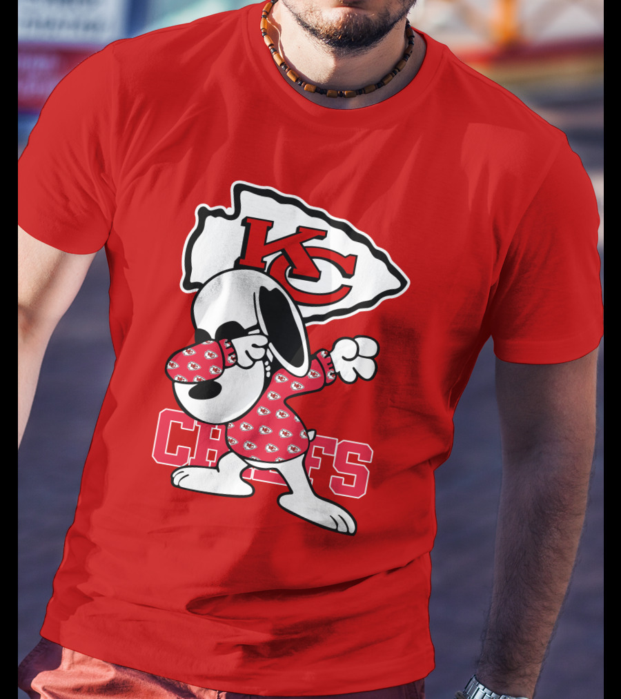 Kansas City Chiefs Snoopy KC Logo Dabbing Chiefs T-Shirt