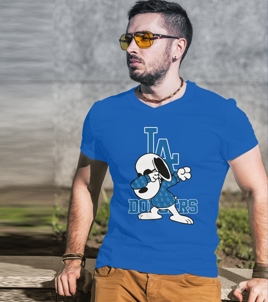 Los Angeles Dodgers Snoopy Dabbing LA T-Shirt
