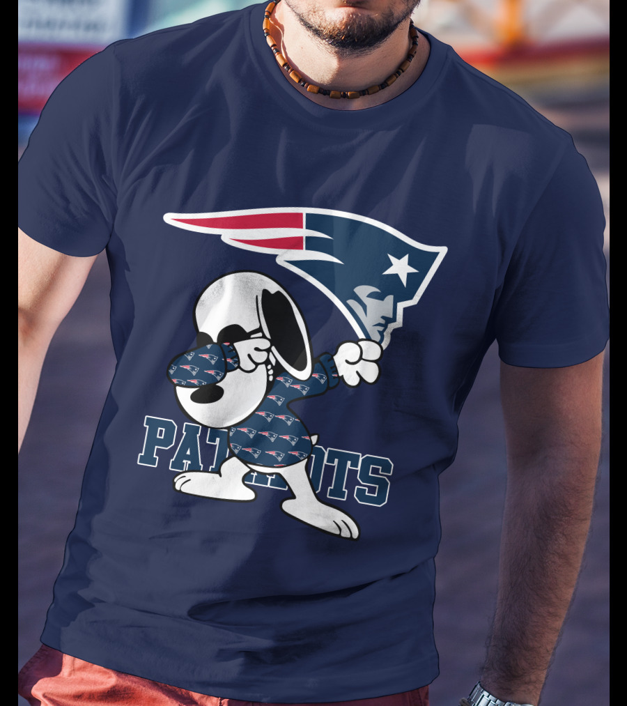 New England Patriots Snoopy Dabbing Patriots T-Shirt