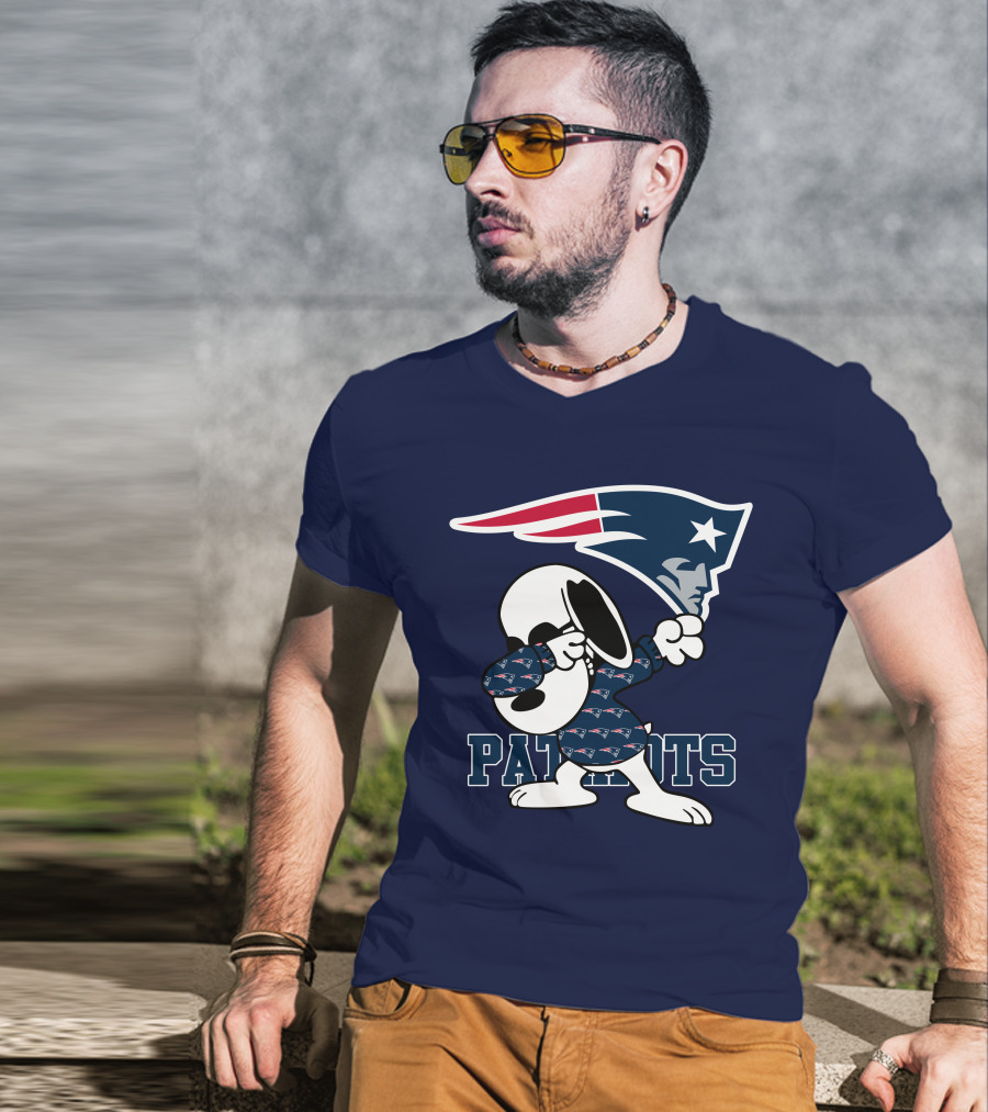 New England Patriots Snoopy Dabbing Patriots T-Shirt