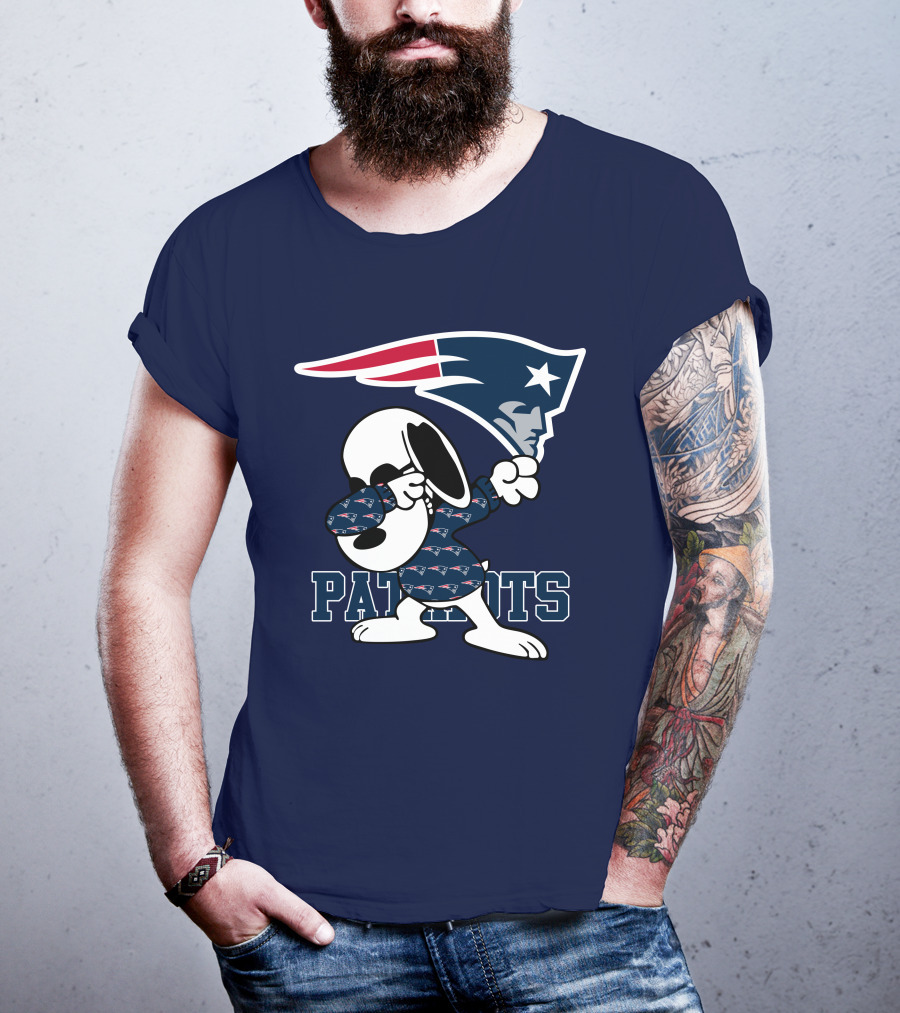 New England Patriots Snoopy Dabbing Patriots T-Shirt