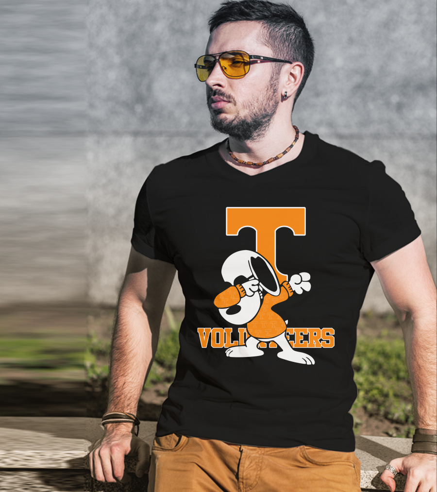 Tennessee Volunteers Snoopy Dabbing T-Shirt