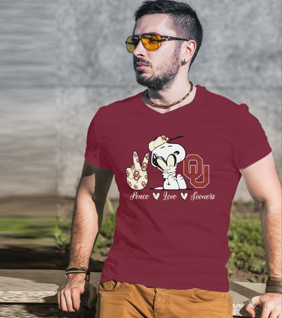 Peace Love Oklahoma Sooners Snoopy Ou T-Shirt