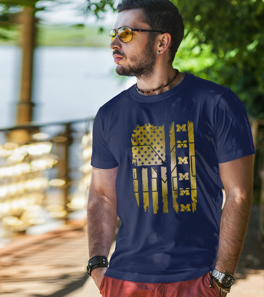 Michigan Wolverines M American Flag T-Shirt