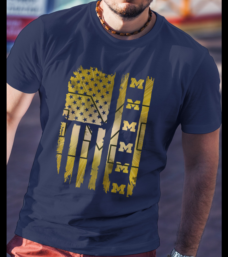 Michigan Wolverines M American Flag T-Shirt